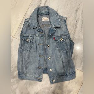 Levi’s denim vest